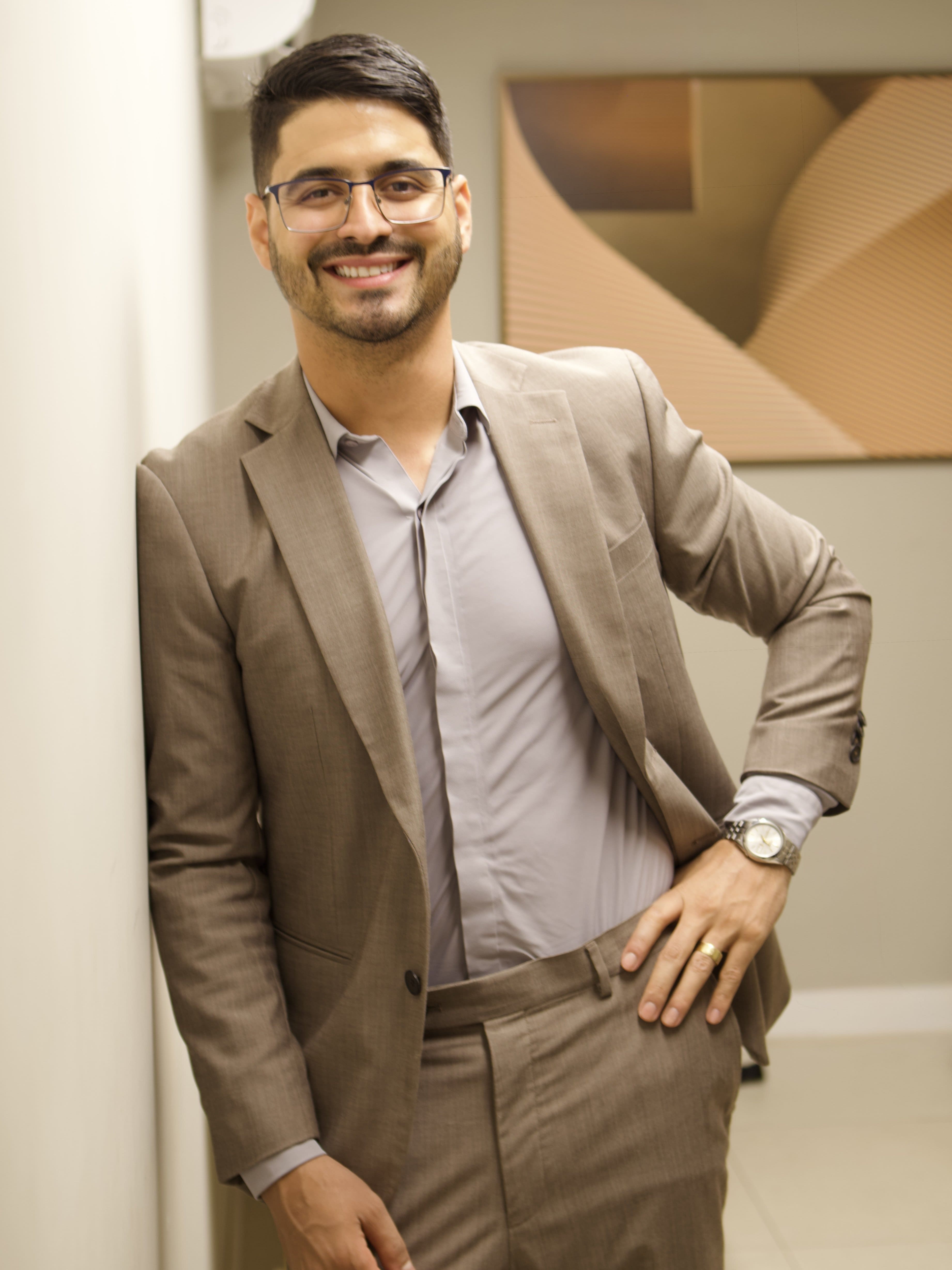 Dr. Luciano Logrado